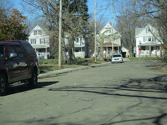 5th image of 1060 Hamilton Ave
