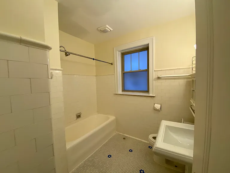 2150 W Arthur Ave #1 — Photo 13