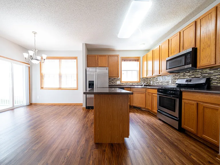 10021 Iris Ln — Photo 6