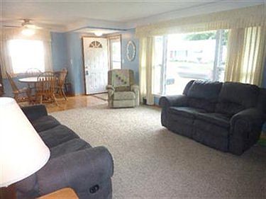 5th image of 6606 Queens Park Ave