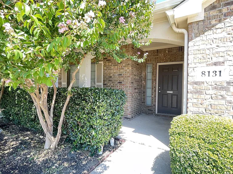 8131 Tierra Del Sol Rd — Photo 2