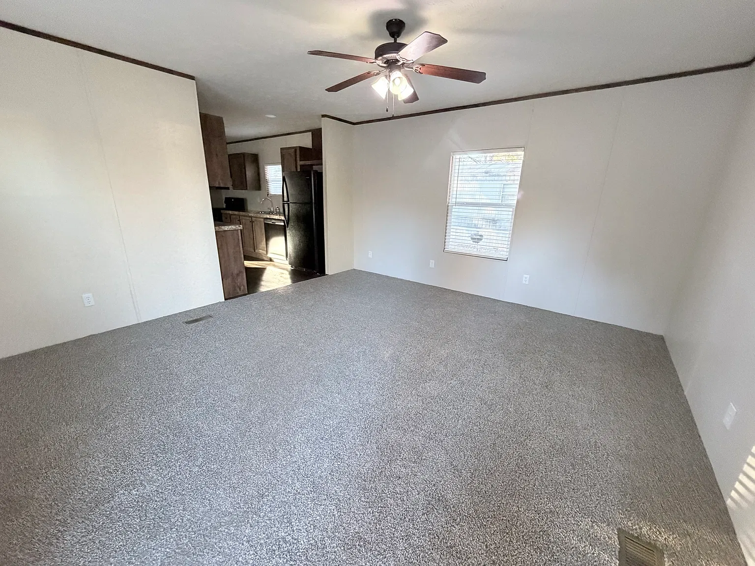 3 bed, 1056 sqft, $1,399 — Photo 2