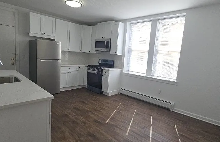 18 E 17th St #1R — Photo 1