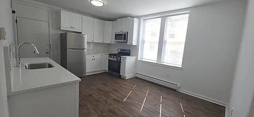 18 E 17th St #1R Photo 1