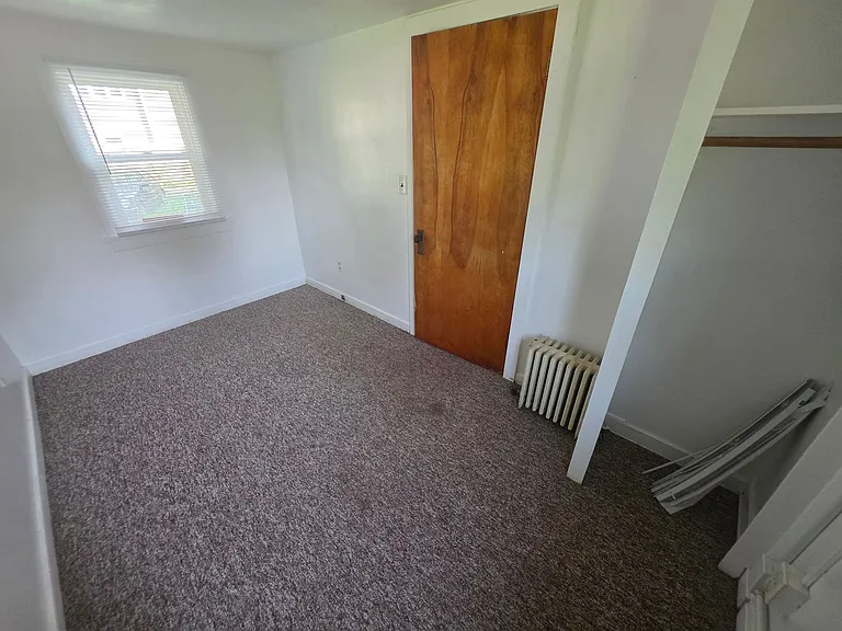 705 E Grand Ave — Photo 8