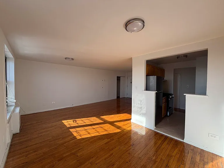3255 Randall Ave #2J — Photo 3