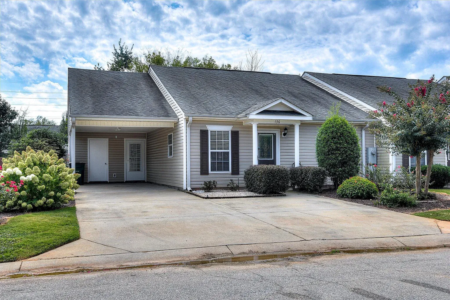 2 bed, 1276 sqft, $1,450 — Photo 4