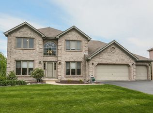 1035 Thackery Ln, Naperville, IL 60564