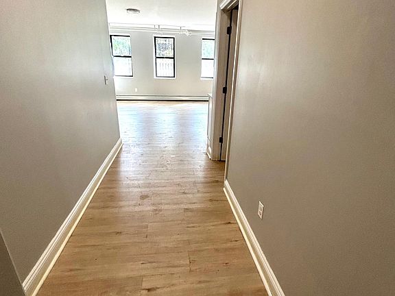 3rd image of 69 Lenox Ave #Bb3