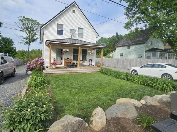 52 1st Street, Milo, ME 04463