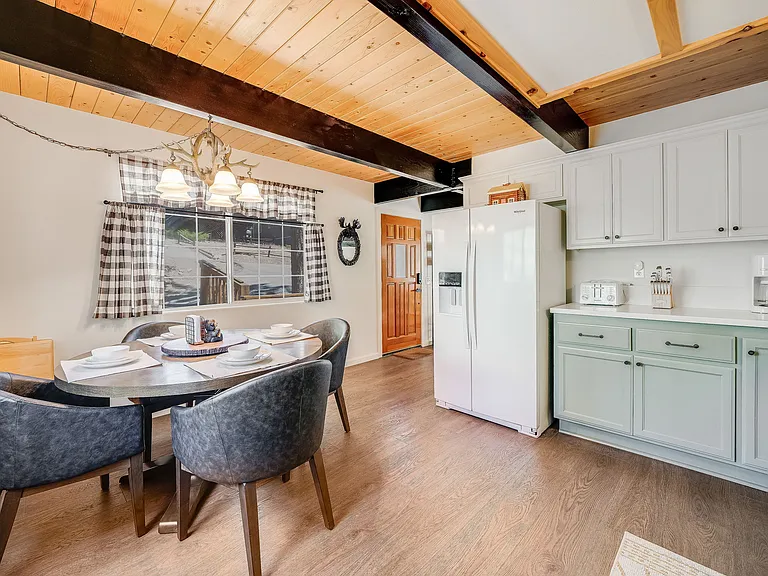 692 Santa Barbara Ave — Photo 33
