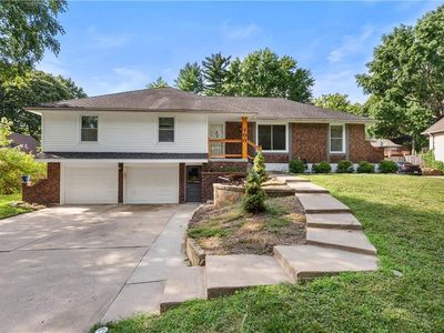 100 NW Locust Dr, Blue Springs, MO, 64014