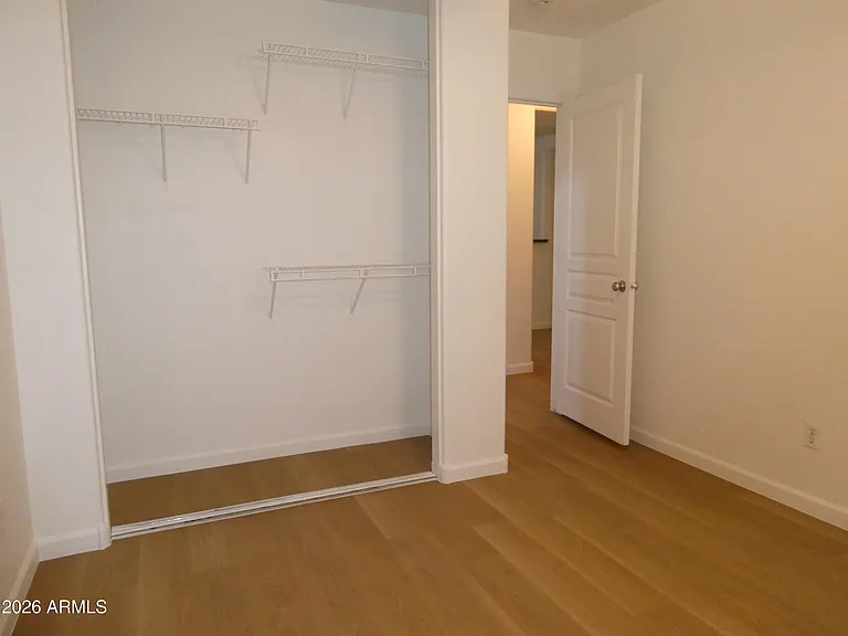 11547 W Schleifer Dr — Photo 9