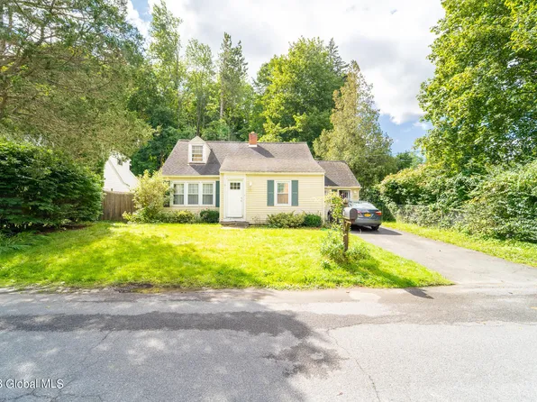 16 Hillside Drive, Wynantskill, NY 12198