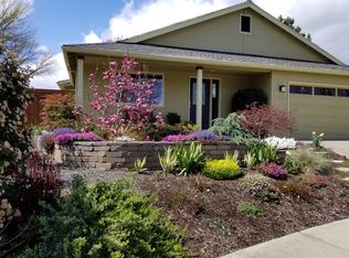 1942 McKenzie Dr, Medford, OR 97501