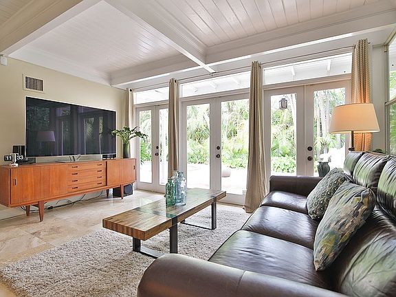 FAMILY RM OPEN TO POOL AREA