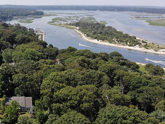 4th image of 10 Shore Oaks Dr