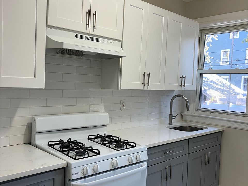 1st image of 36 N 18th St Floor 2