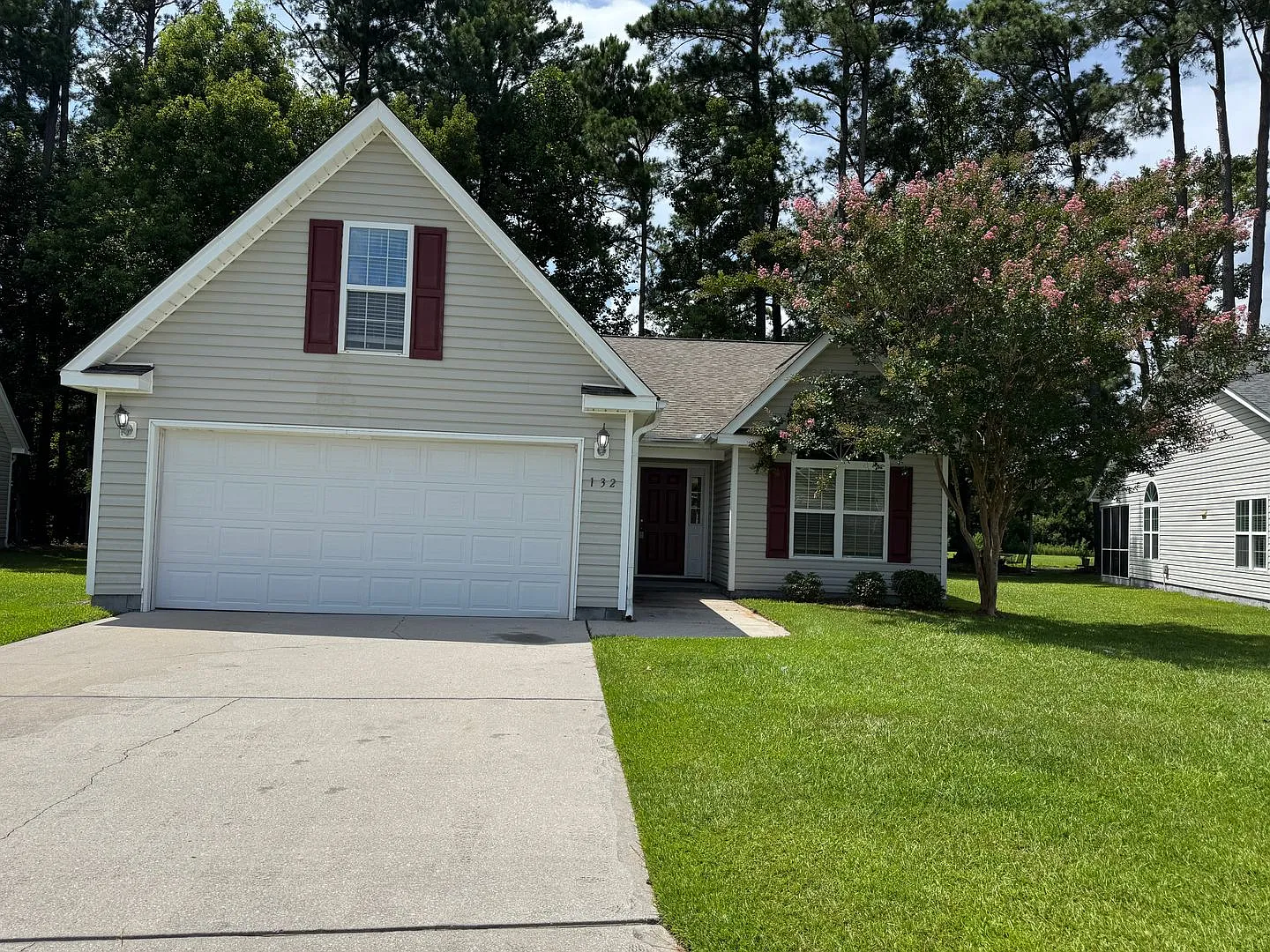 Beautiful home in Carolina Pines — Photo 1