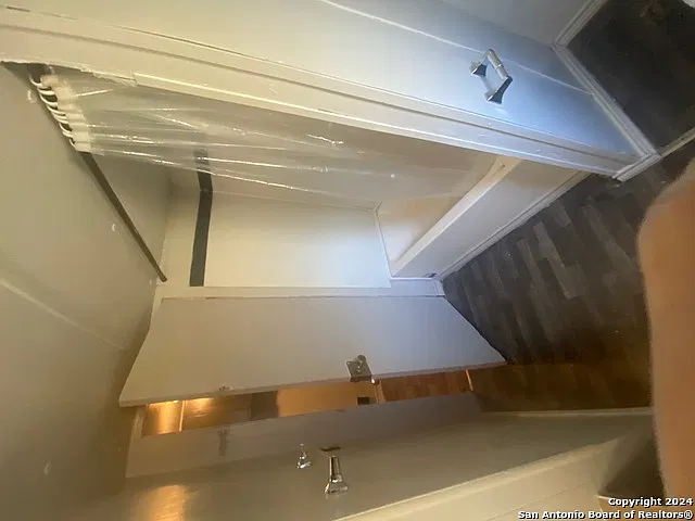 2 bed, 1.0 bath, 728 sqft, $900 — Photo 4