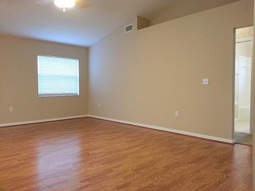 5th image of 8158 Westmont Ave