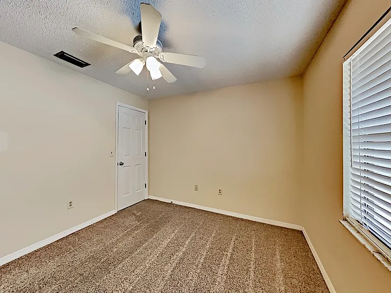 32827 Blossom Ln — Photo 7