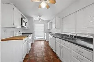 9214 Vagas Dr — Photo 13