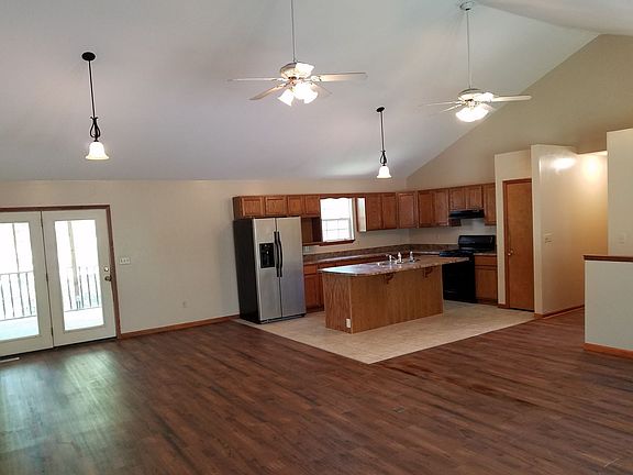 5th image of 2305 Primrose Dr