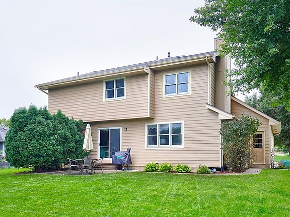 4th image of 504 SW Maplewood Dr