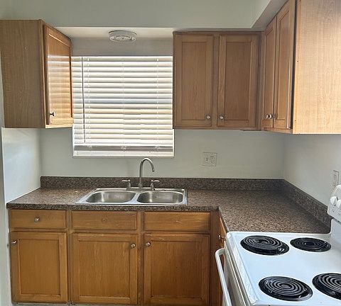 3rd image of 6320 Park Blvd N