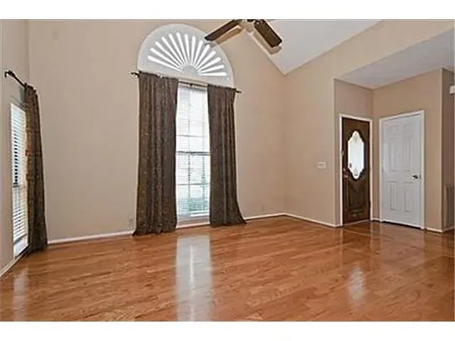 Building Photo - 2709 Garden Springs Dr