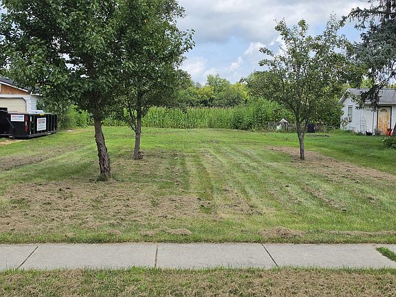 4th image of LOT 17 18th W