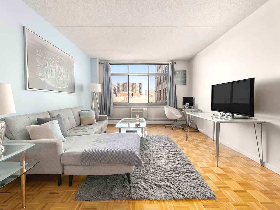 1st image of 10 Bradhurst Ave #807