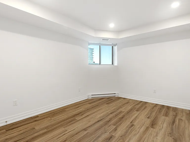 435 Albert St — Photo 41