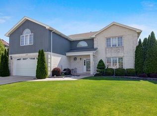 12821 Falcon Ct, Lemont, IL