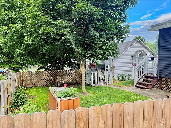 3rd image of 164 Wright St