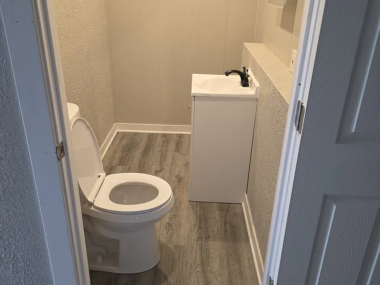 2308 W Clarke St — Photo 8