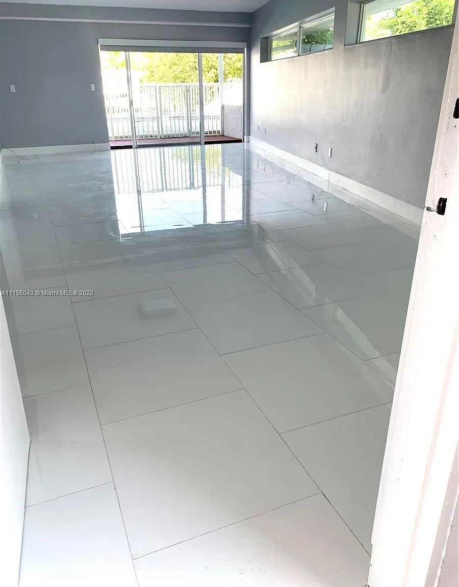 2 bed, 1186 sqft, $3,200 — Photo 3