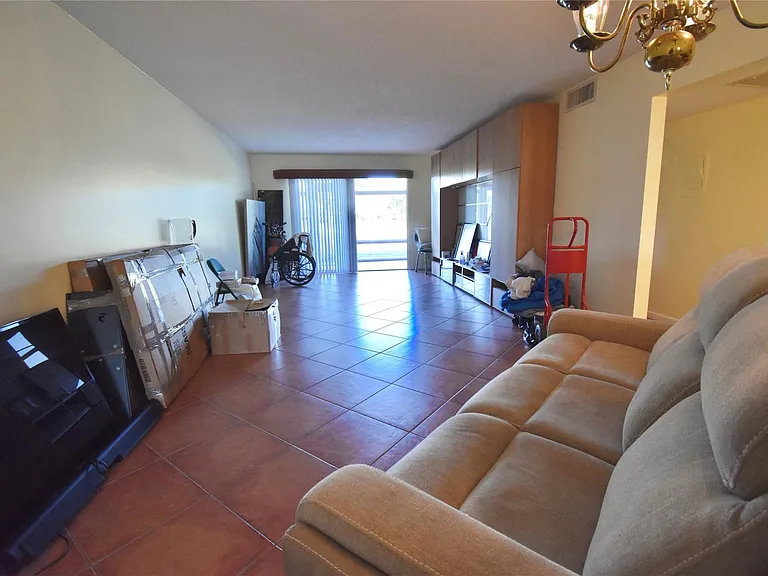 4301 Martinique Cir #K1 — Photo 10