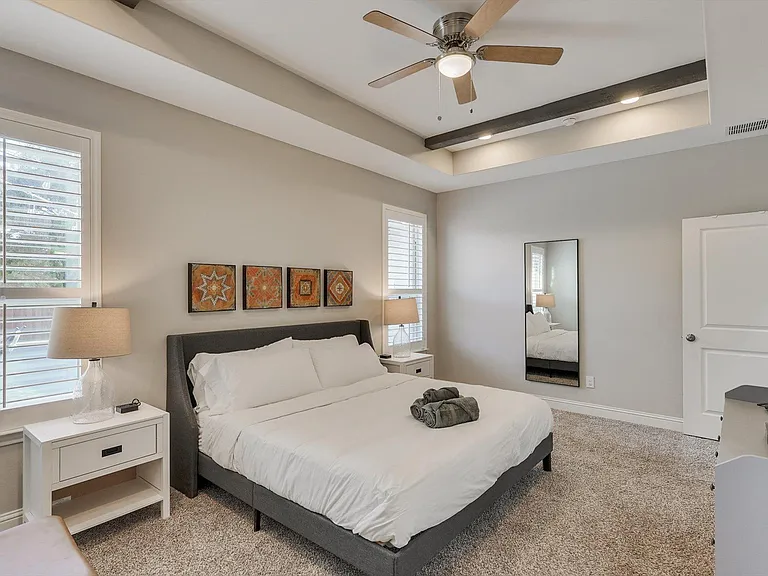 8206 Chesham Dr — Photo 22