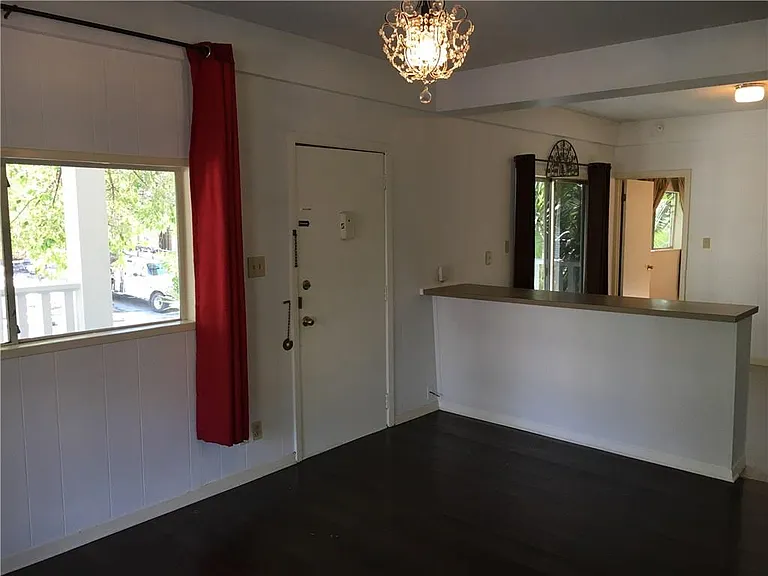 1501 W 9th St #A — Photo 4