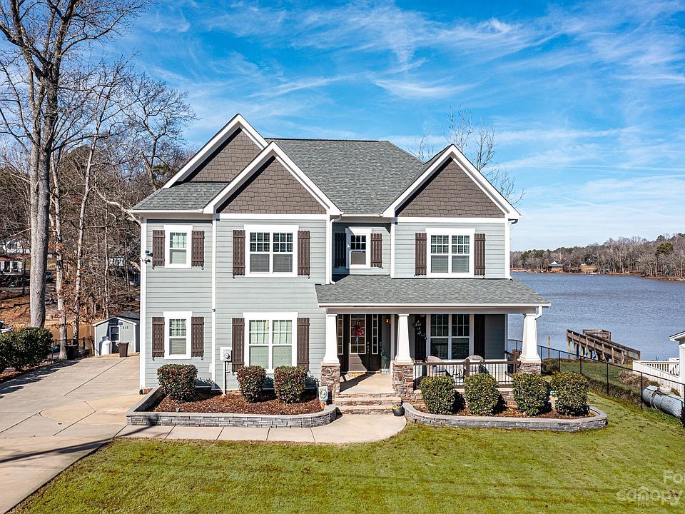 1st image of 317 Paradise Cir