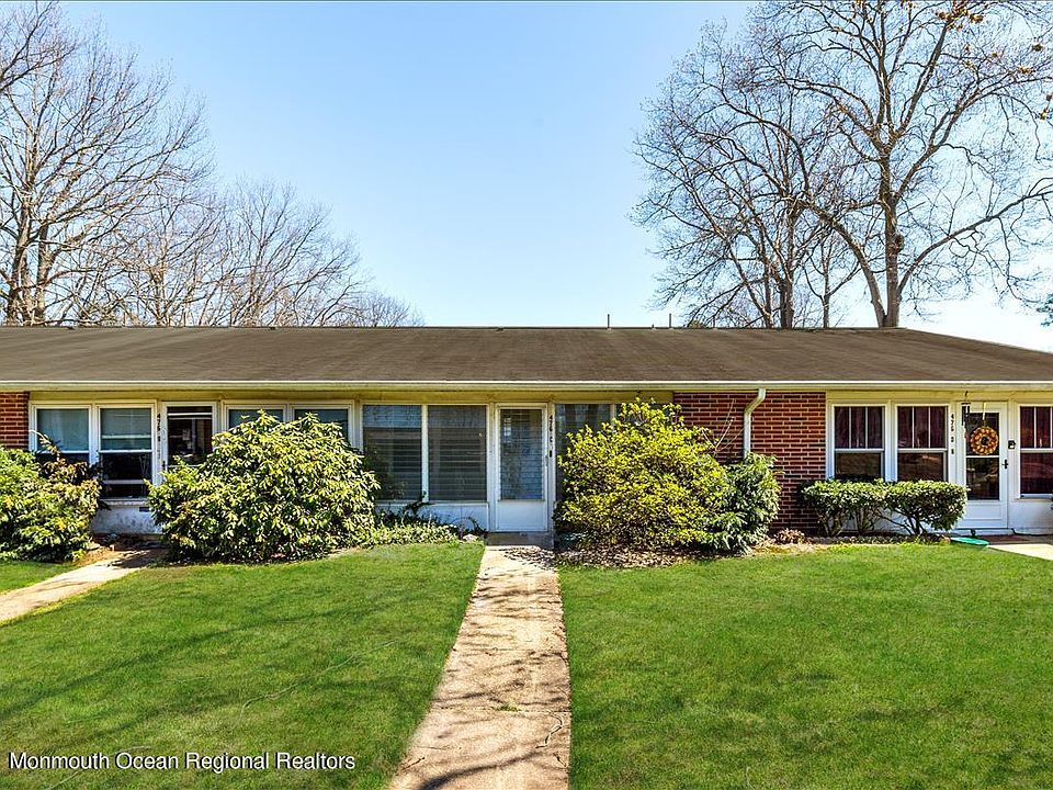 1st image of 476 Thornbury Court #C