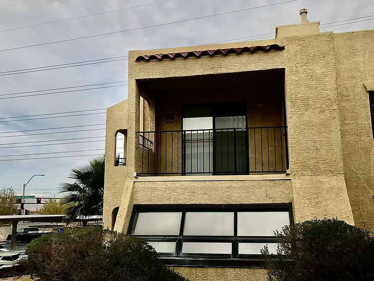 601 Cabrillo Cir #322 — Photo 2
