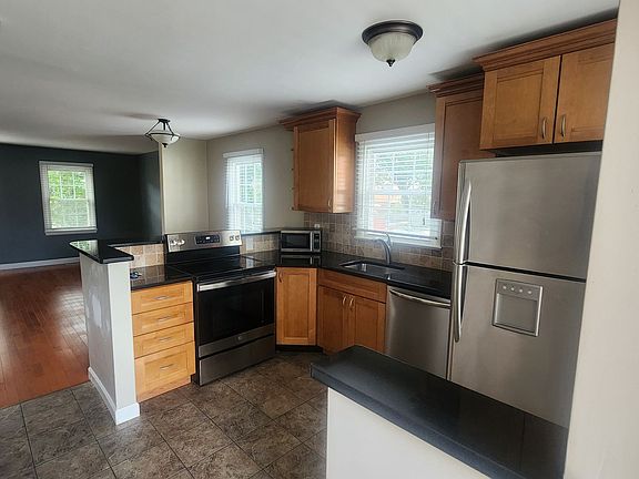 2nd image of 306A S Wayne St