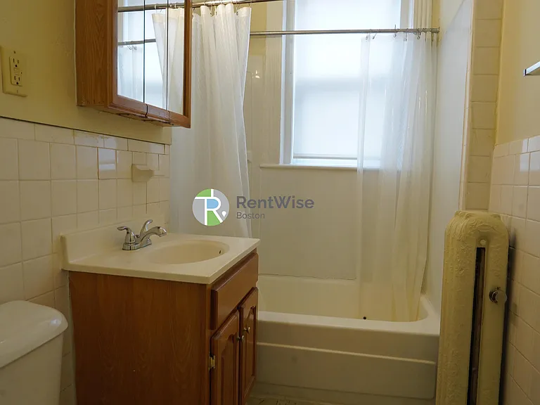 31-35 Gardner St — Photo 7