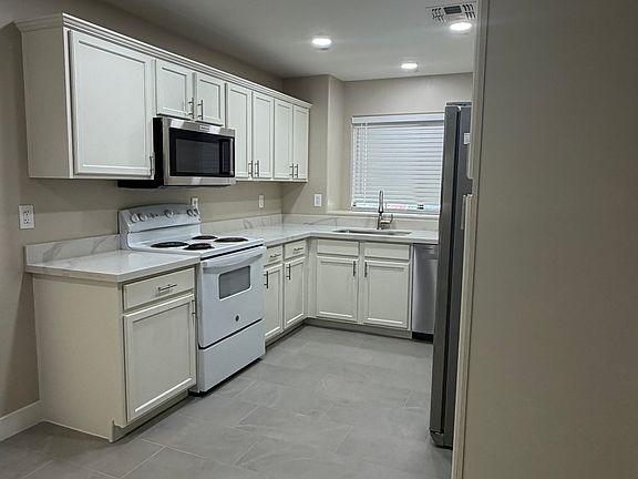 4th image of 17737 W Hearn Rd