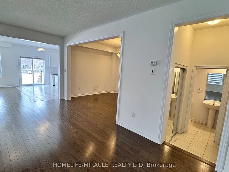 166 Seeley Ave — Photo 3