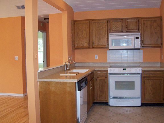 Updated Kitchen, granite!
