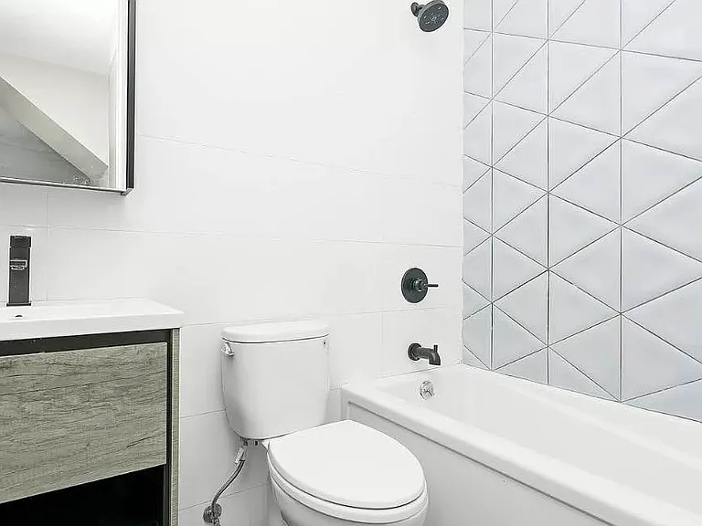 83 Stanhope St #4B — Photo 7